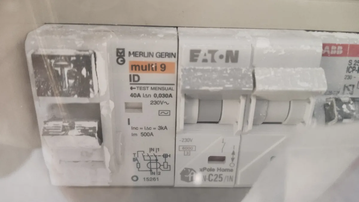 Diferencial y magnetotérmicos en cuadro de vivienda, La Postura